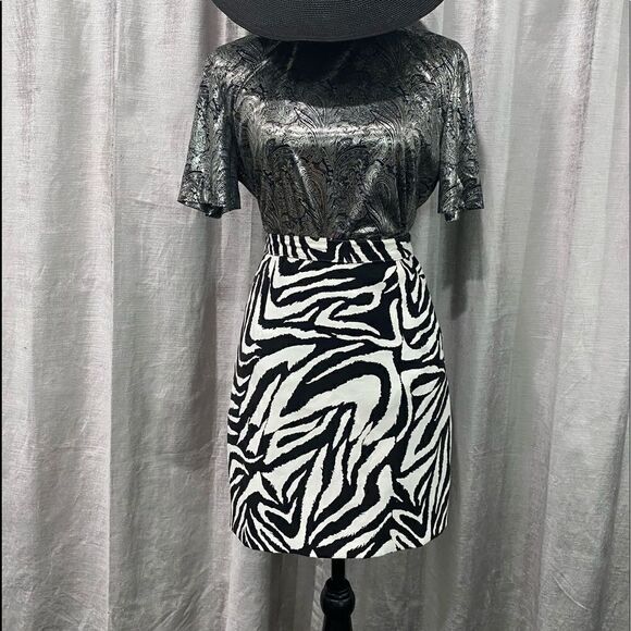 ⭐️ VINTAGE Zebra Print Mini Skirt 🔥 ! - Picture 2 of 7